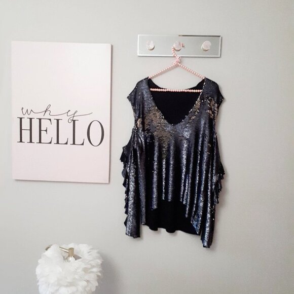 EUC IRO black & silver double faced sequin cold shoulder ruffle sleeve top - Picture 10 of 16